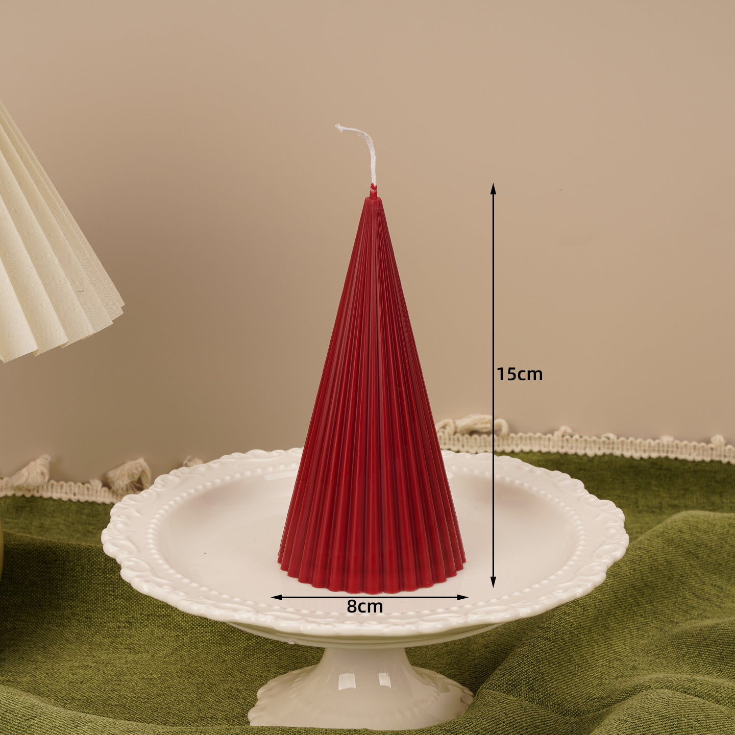 Ароматические свечи цвета бордо во французском ретро-стиле