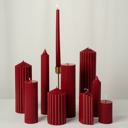 Ароматические свечи цвета бордо во французском ретро-стиле